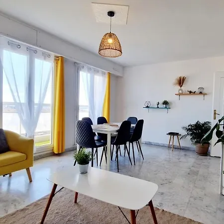 Elegant Pour 8 Personnes Centre * Ним